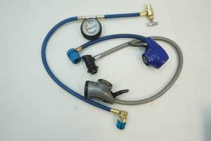 lot 203 image: Air conditioning recharge kit