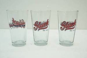 lot 208 image: Collectible Gluek Beer glasses