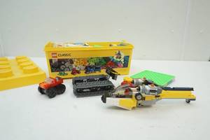 lot 247 image: Legos