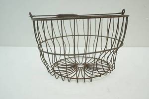 lot 251 image: Antique egg basket