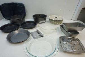 lot 256 image: Kitchenware