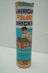 lot 270 image: Vintage American Plastic Bricks