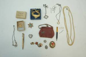lot 275 image: Jewelry