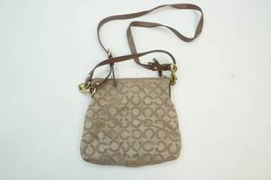 lot 278 image: Coach purse