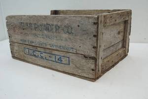 lot 290 image: Vintage Atlas Powder box