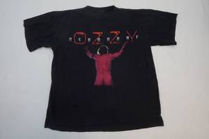 lot 307 image: Ozzy t shirt