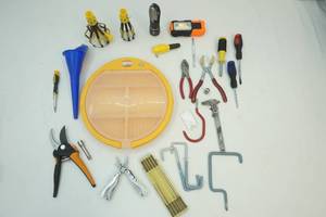 lot 309 image: garage supplies