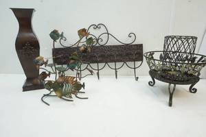 lot 312 image: Home Decor