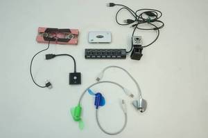 lot 323 image: USB hub