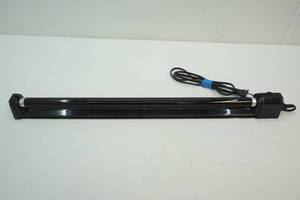 lot 324 image: black light