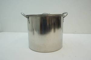 lot 325 image: stock pot