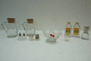 lot 344 image: glass pitchers, juicer