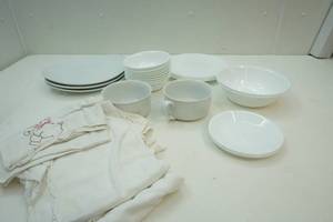 lot 345 image: Corelle dishes