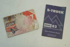 lot 365 image: Chevrolet owner manuals