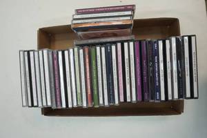 lot 370 image: Reader Digest CDs