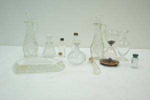 lot 400 image: vintage bottles