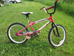 lot 5 image: Huffy