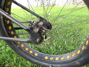 lot 17 image: Triax Fat Tire Bike