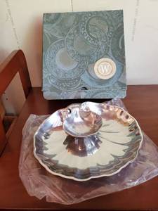 lot 333 image: Two Wilton Armetale Serving Shells