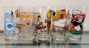 lot 53 image: Collectible Vintage Glasses