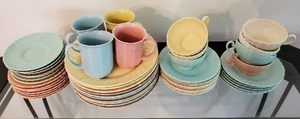 lot 58 image: Franciscan Ware Pastel China Set