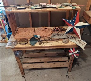 lot 200 image: Yard Art