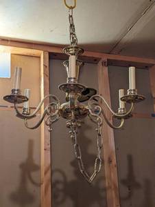 lot 217 image: Chandelier
