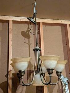 lot 218 image: Chandelier