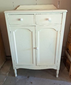 lot 249 image: Vintage Cabinet