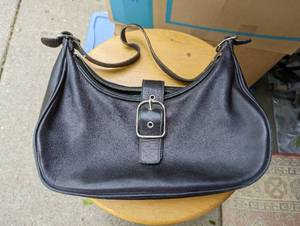 lot 260 image: Coach Bag