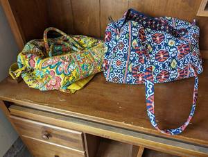 lot 261 image: Vera Bradley Bags