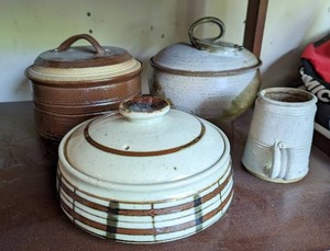 lot 267 image: Handmade Pottery