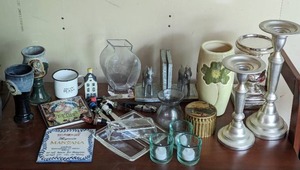 lot 297 image: Large Collection Of Dcor