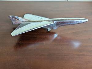 lot 301 image: Airplane Chrome Hood Ornament