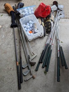 lot 307 image: Collection Of Golfing Items