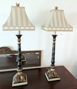 lot 22 image: Pair of Table Lamps