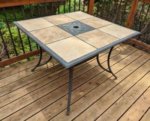 lot 41 image: Patio Table
