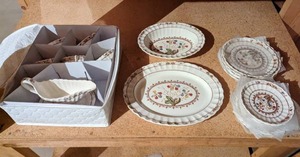 lot 112 image: Copeland Spode Cowslip China