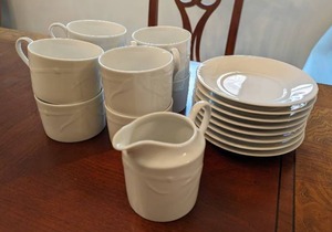 lot 61 image: Studio Nova Drink Ware