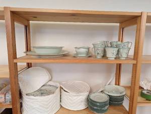 lot 120 image: Wood Shelf