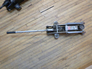 lot 15 image: Hydraulic Floor Jack