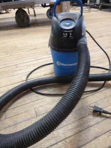 lot 17 image: Vacmaster WetDry Vac