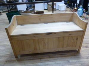 lot 39 image: Entry Bench with Storage