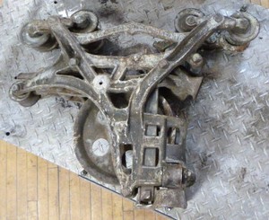 lot 54 image: Vintage The Ney Mfg. Co Hay Carrier