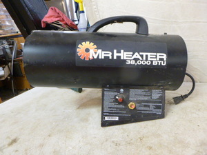 lot 62 image: Mr. Heater 38,000 BTU Forced Air Propane Heater