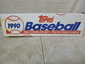 lot 75 image: 1990 Topps Baseball Card Set 1-792