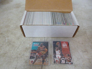 lot 87 image: 1992-93 Skybox Basketball Card Set 1-413