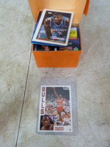 lot 95 image: 1992 Topps Archives Basketball Card Set 1-150