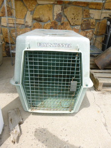 lot 100 image: Veri-Kennel Dog Kennel