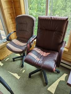 lot 68 image: Office Chairs